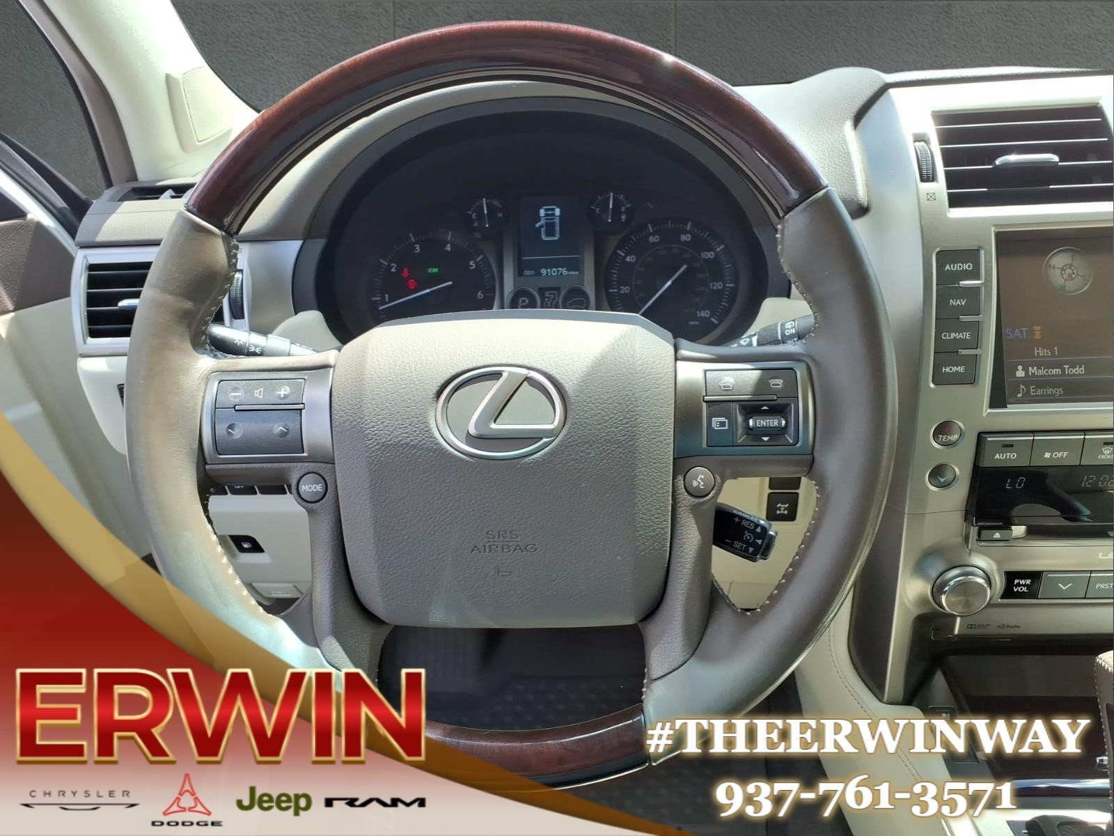 Used 2018 Starfire Pearl Lexus Base image 17