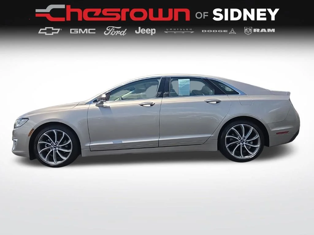 Used 2018 Brown Lincoln Select image 16
