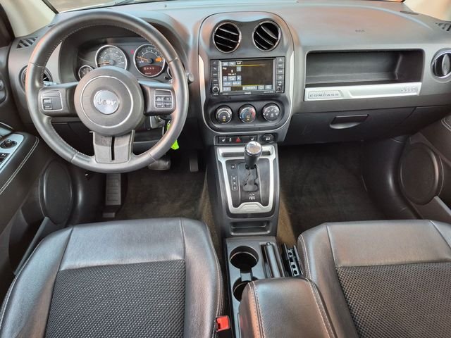 Used 2014 White Jeep Latitude image 20