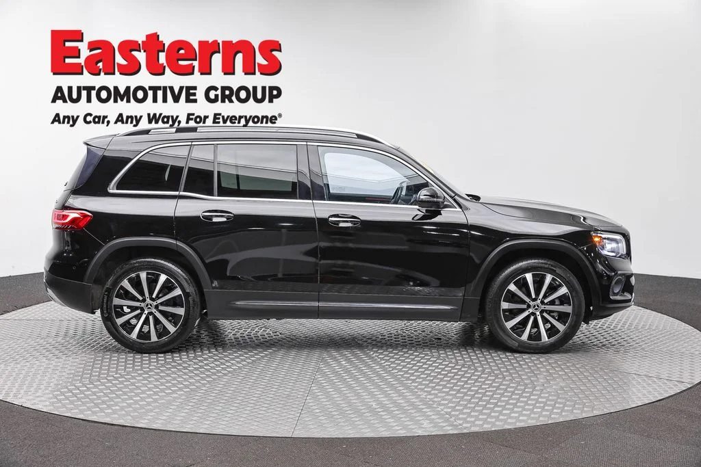 Used 2022 Black Mercedes-Benz GLB 250 image 4