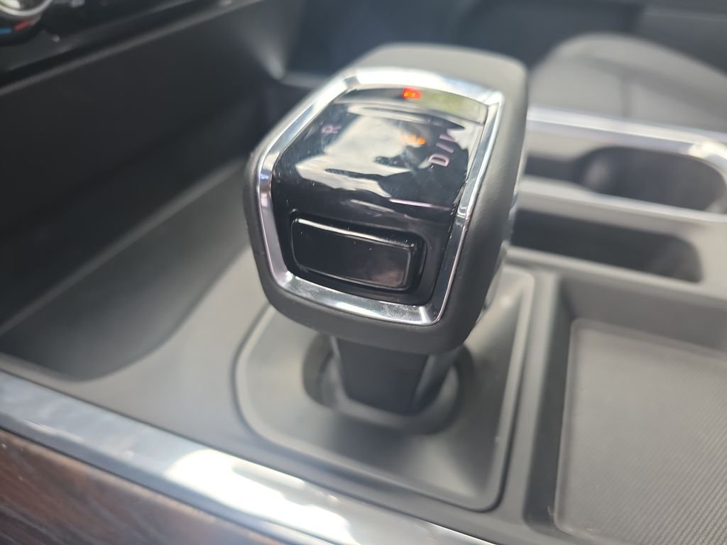 Used 2024 Red GMC SLT image 27