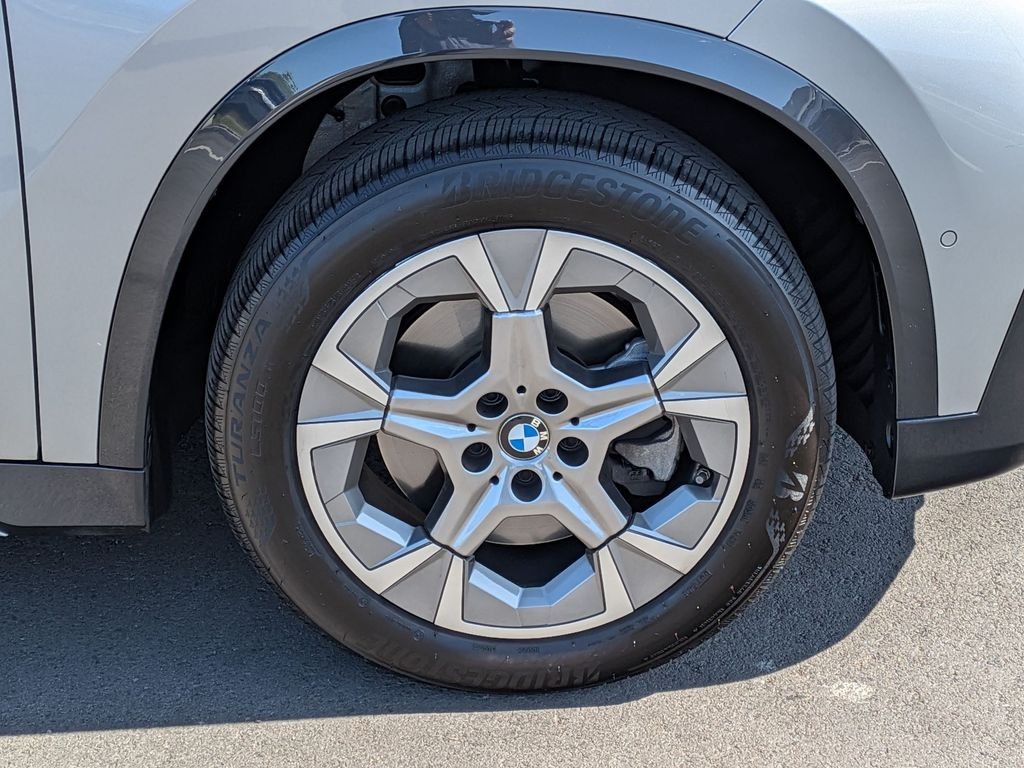Used 2025 Silver BMW xDrive28i image 23