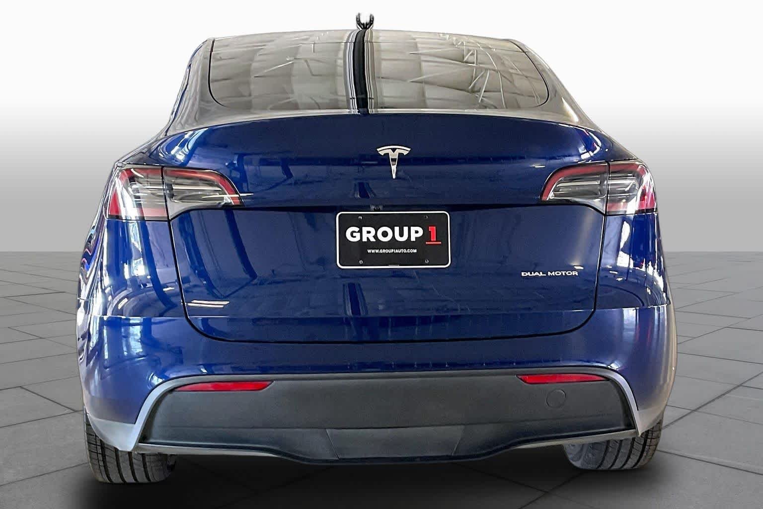Used 2023 Deep Blue Metallic Tesla  image 4