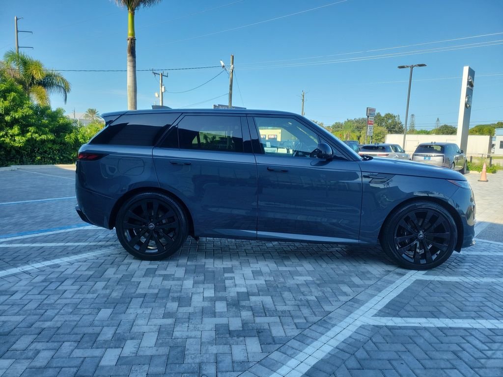 Certified Used 2023 Blue Land Rover SE Dynamic image 6