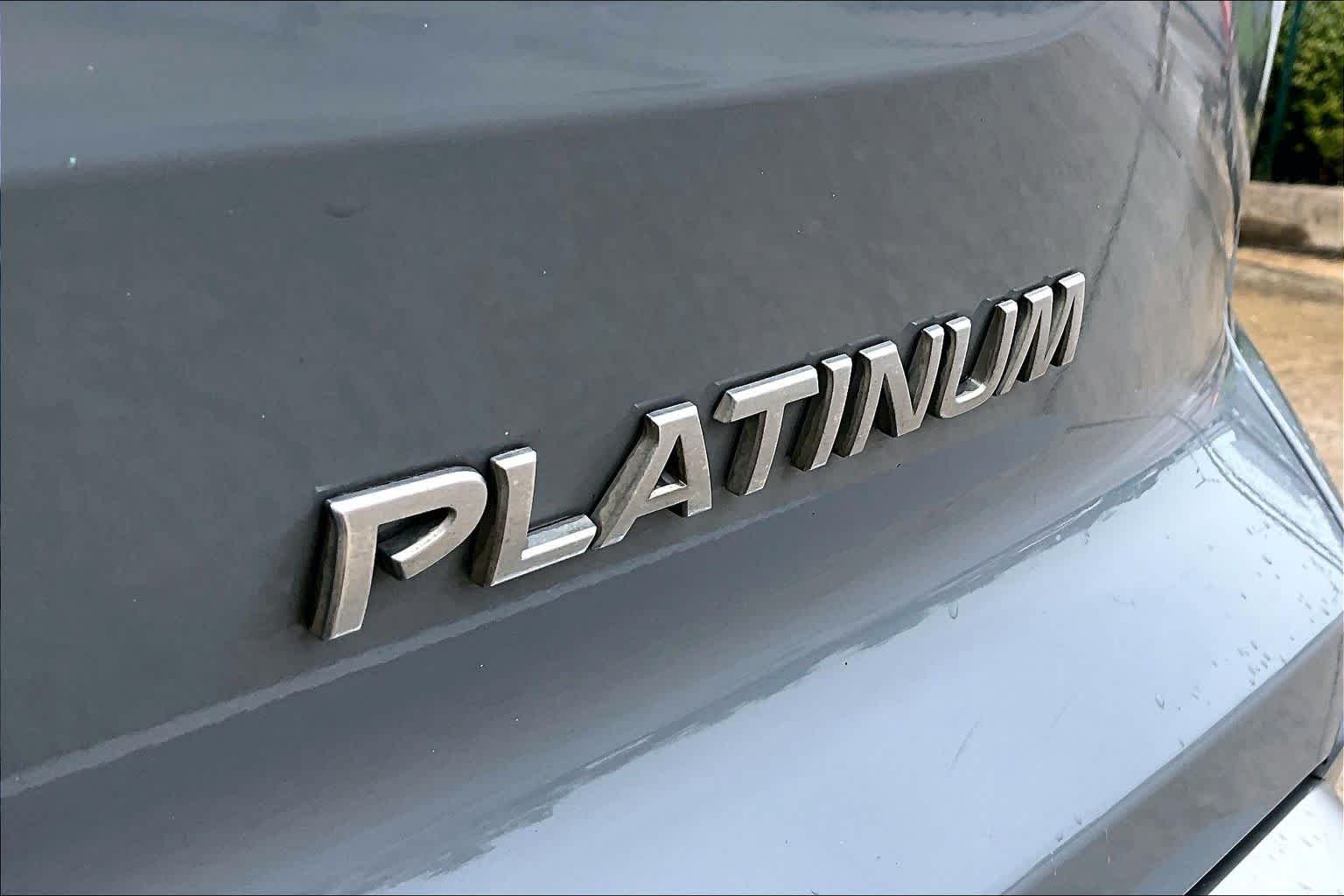 Used 2022 Boulder Gray Pearl Nissan Platinum image 10