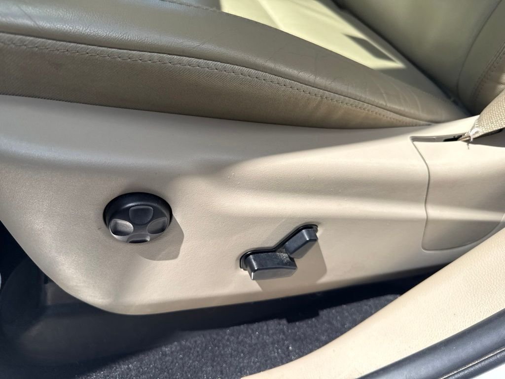 Used 2020 White Jeep Limited image 24