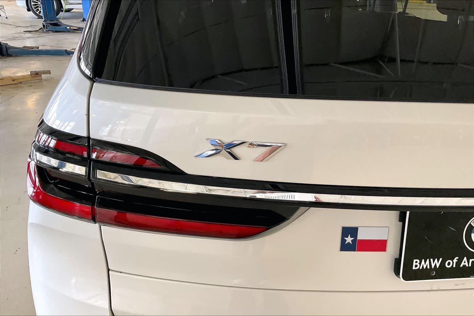 Used 2023 Mineral White Metallic BMW xDrive40i image 31