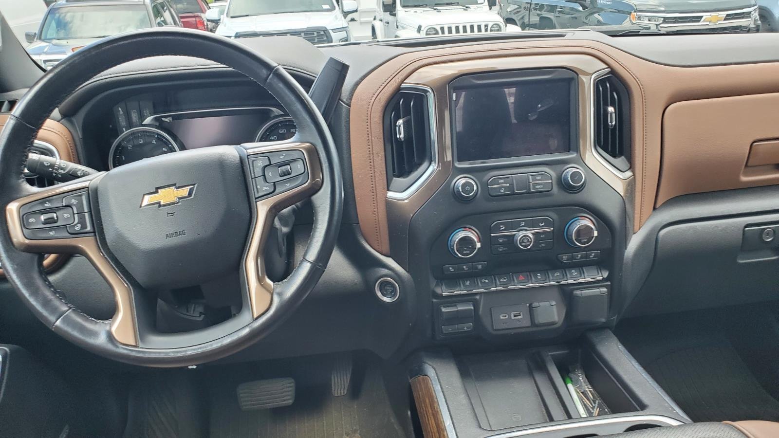 Used 2022 Summit White Chevrolet High Country image 7