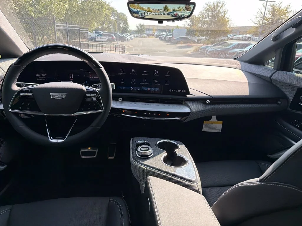 2027 Cadillac OPTIQ Premium Sport - Photo 32
