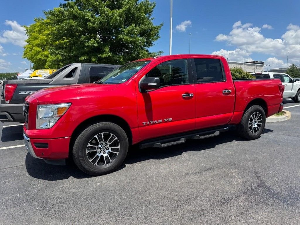 Used 2020 Red Nissan SV image 4