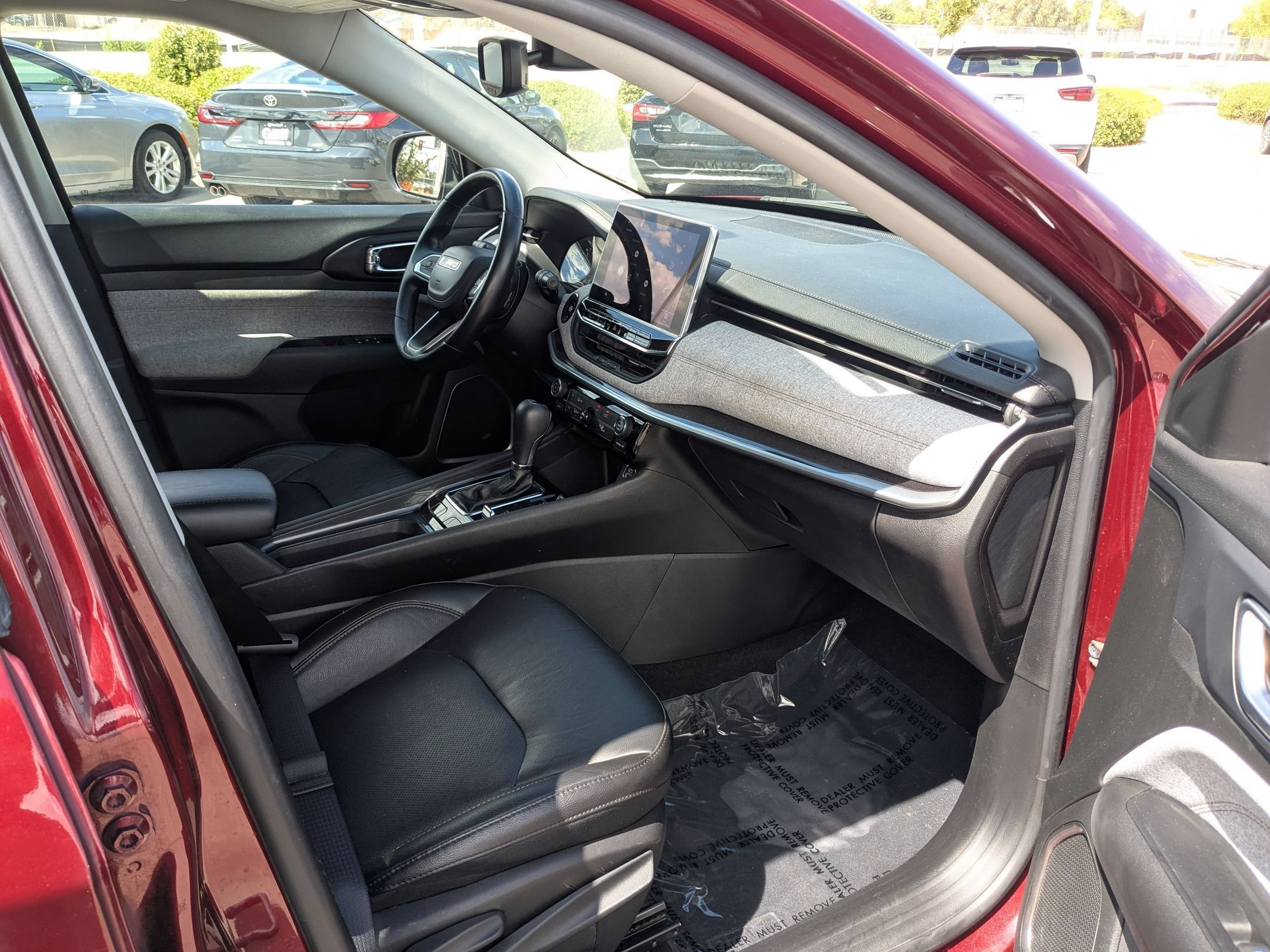 Used 2022 Velvet Red Pearlcoat Jeep Latitude Lux image 33