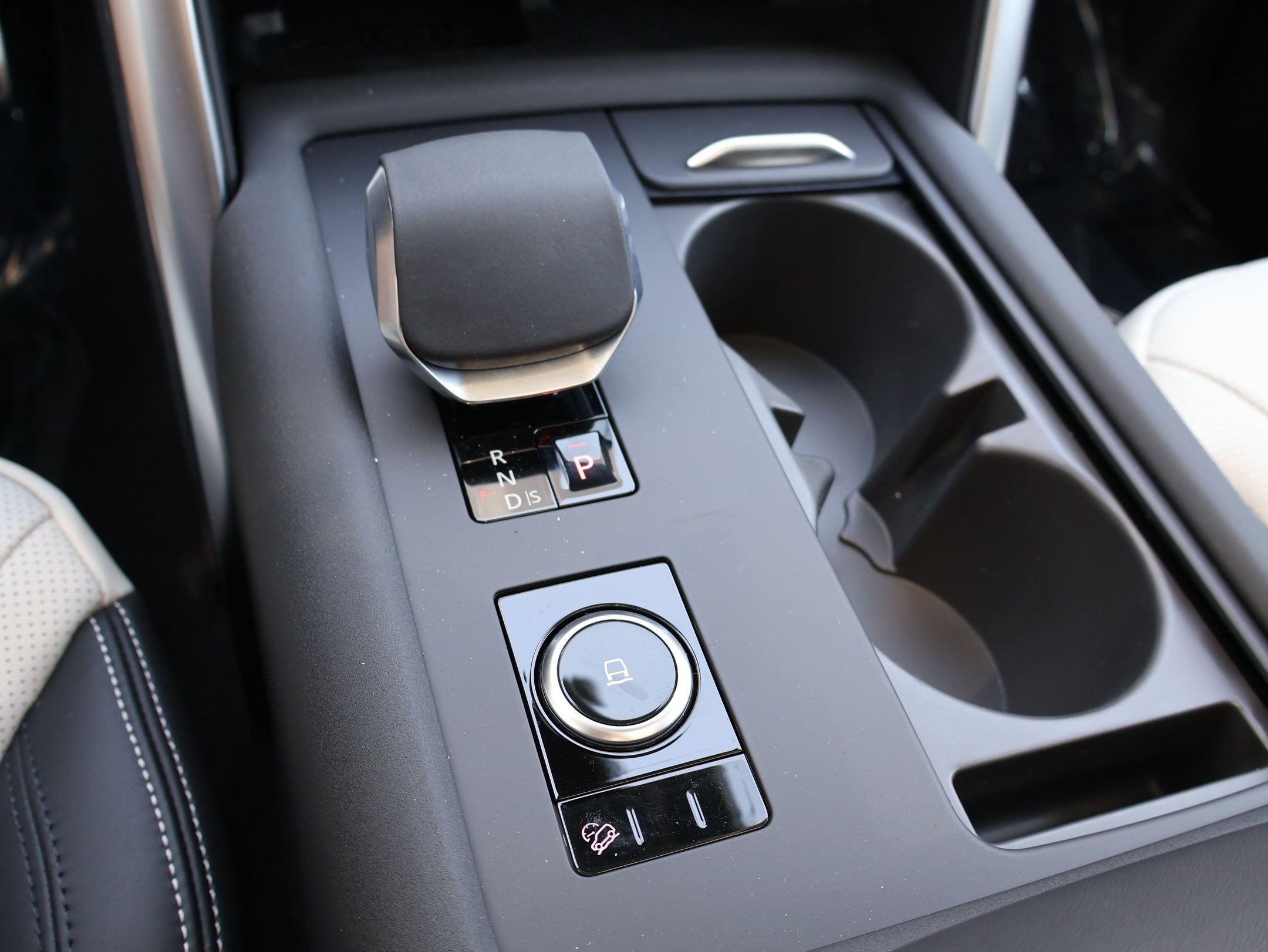 New 2026 Carpathian Grey LAND ROVER Gemini Edition image 18