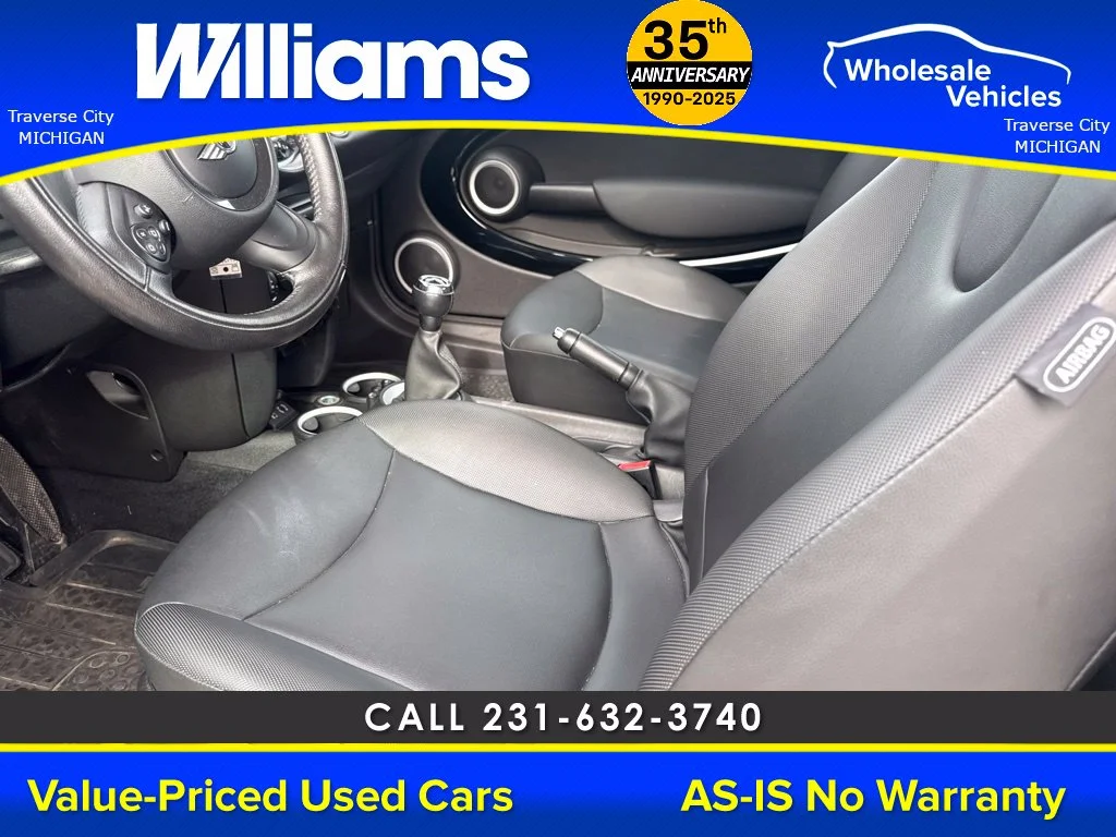Used 2013 Pepper White MINI Clubman image 25