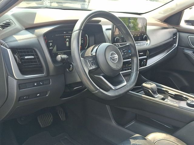 Used 2021 Silver Nissan Platinum image 16