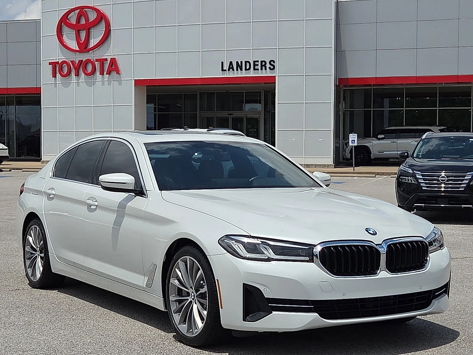 2022 BMW 5 Series 530i xDrive Sedan's photo