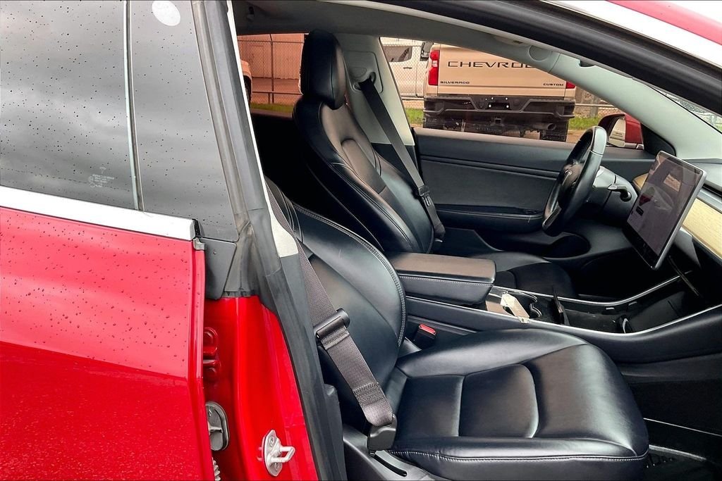 Used 2018  Tesla Long Range image 28