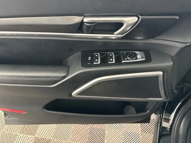 Used 2025 Black Kia S image 20