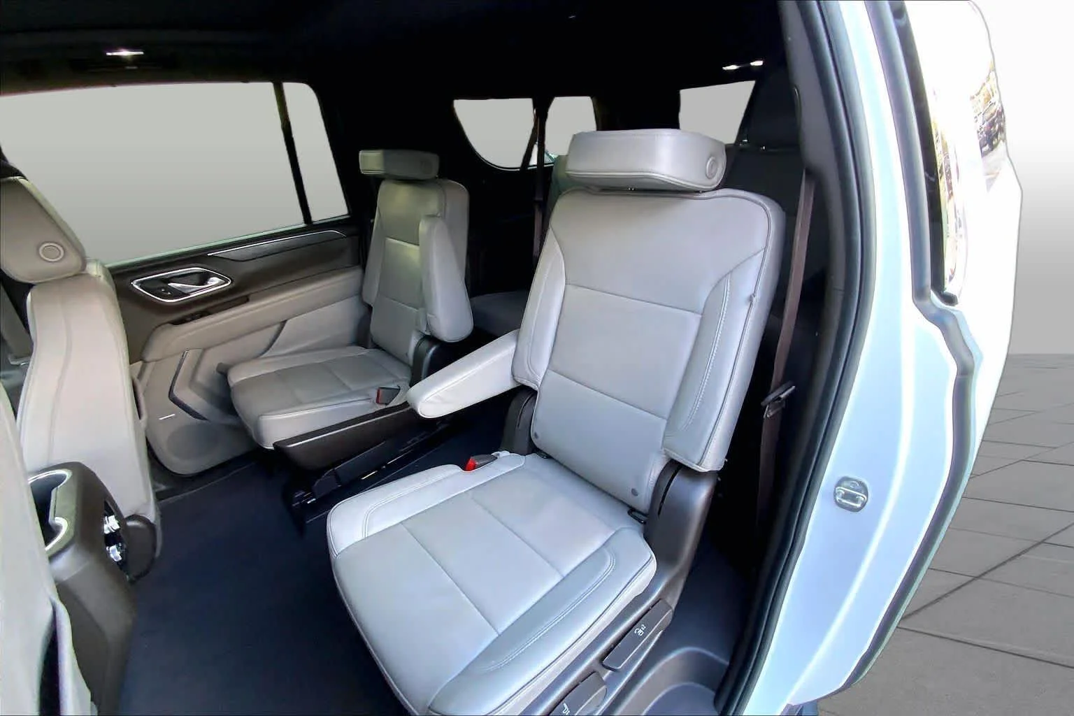 Used 2023 Summit White GMC SLT image 18