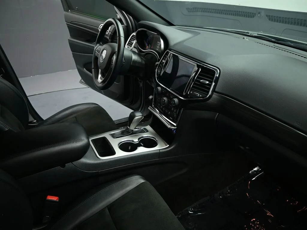 Used 2021 Gray Jeep Laredo X image 58