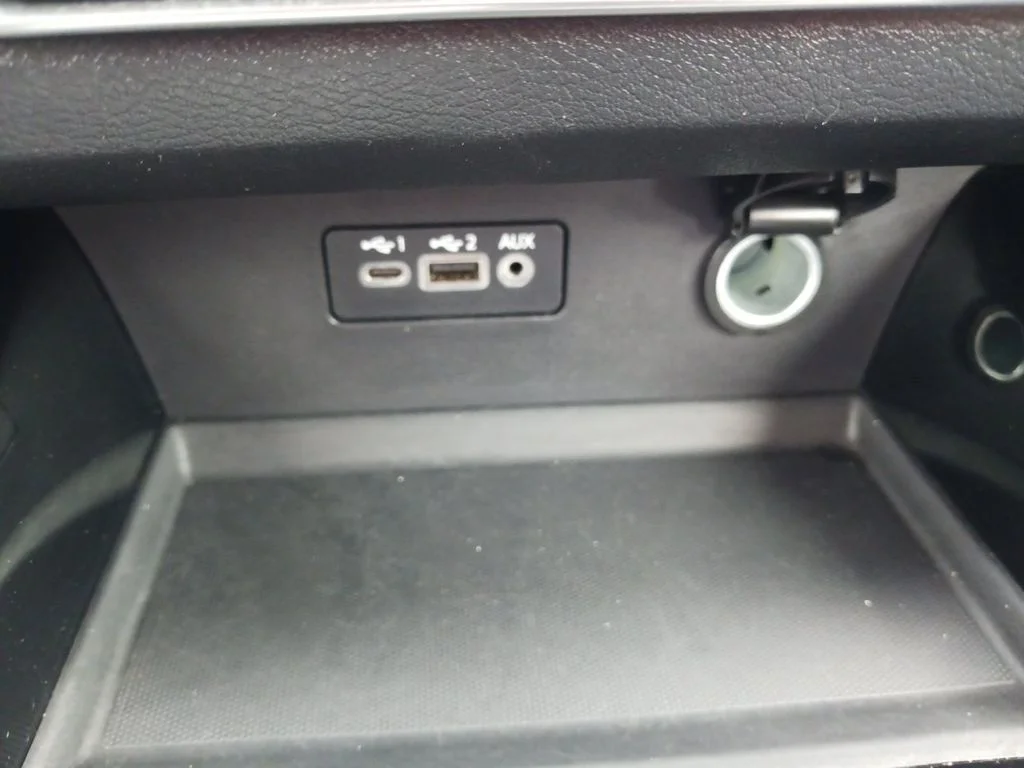 Used 2024 Silver Nissan 2.5 SR image 24