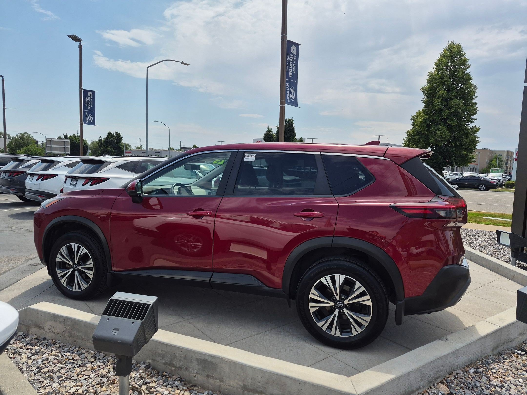 Used 2023 Scarlet Ember Tintcoat Nissan SV image 7