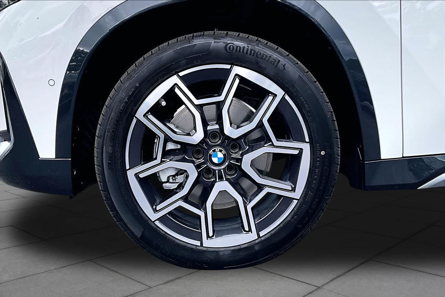 New 2026 Alpine White BMW xDrive28i image 11