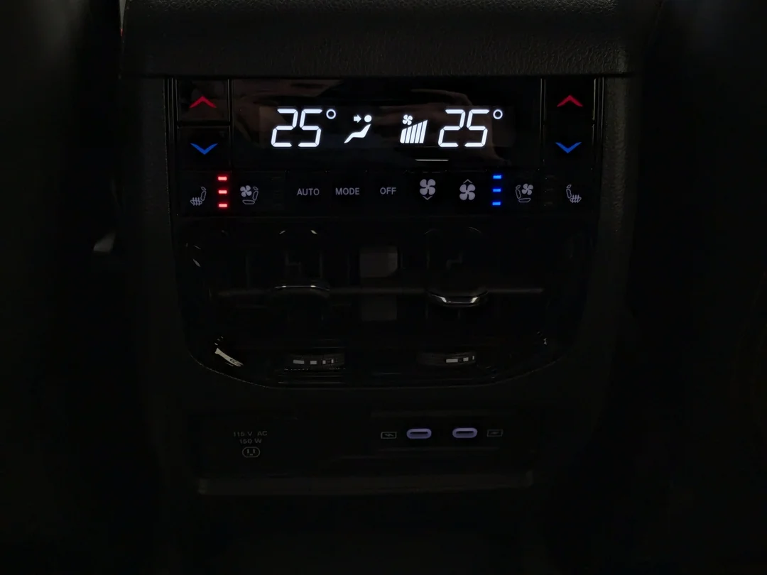 New 2026 White Jeep Summit - - 4x4 - 2.0L Turbo Engine - Adaptive Cruise Control - Blind Spot Monitor & More! image 32
