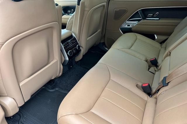 New 2026  Land Rover SE image 11