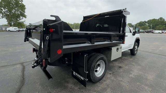 2025 GMC Sierra 3500HD Pro - Photo 8