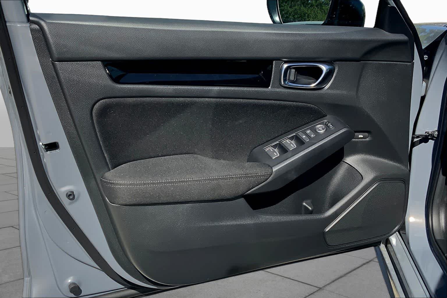 New 2026 Urban Gray Pearl Honda 2WD Sport Hybrid image 10