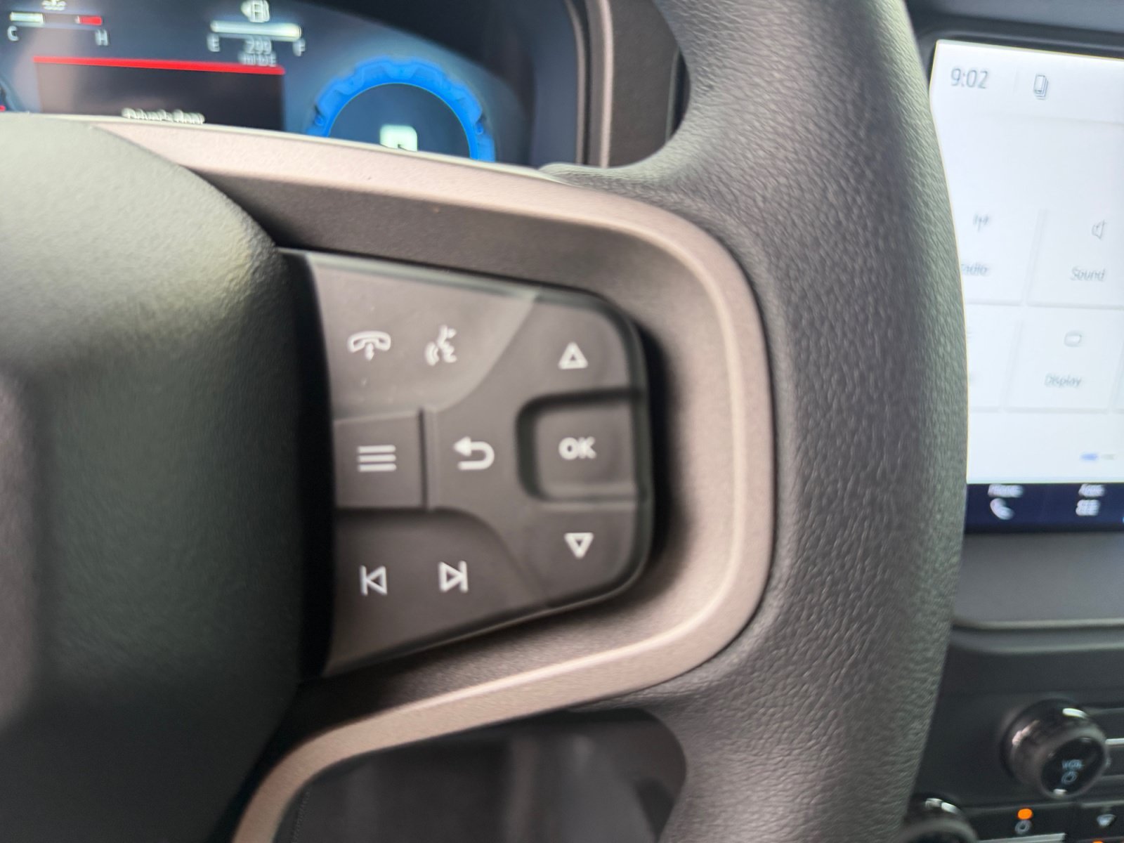 New 2026 Avalanche Gray Ford Base image 24