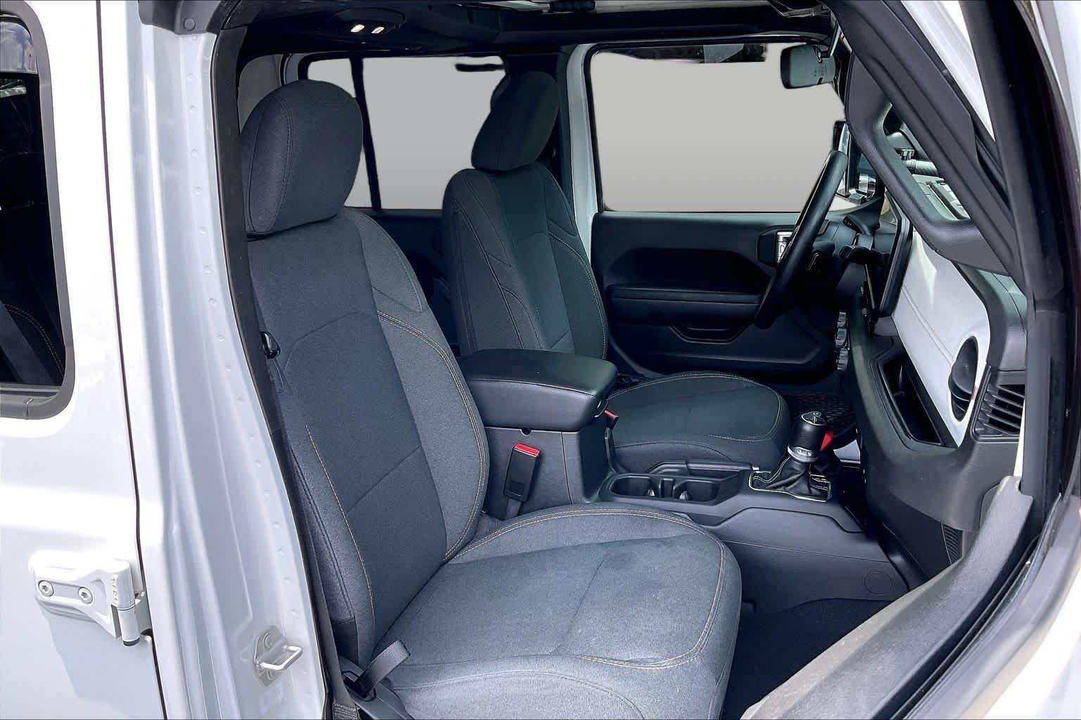 Pre-Owned 2024 Jeep Gladiator Nighthawk