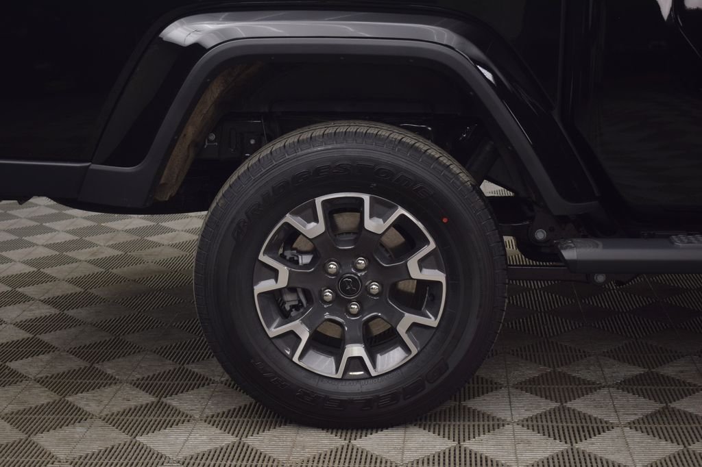 New 2026 Black Clear-Coat Exterior Paint Jeep Sahara image 8