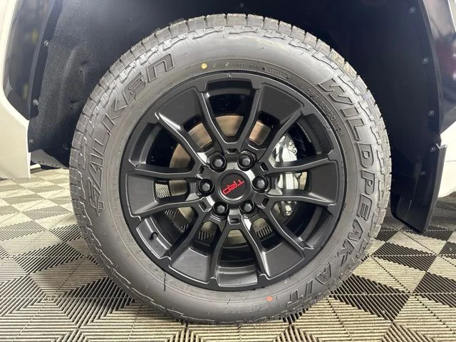 New 2026 Wind Chill Pearl <sup>1</sup> Toyota Tundra Platinum image 9