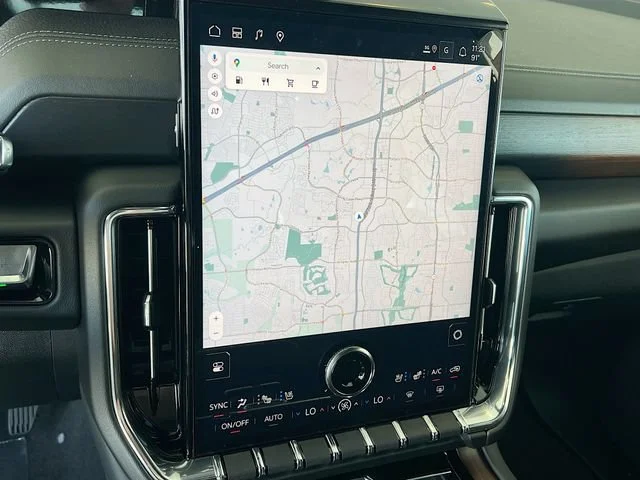 2026 GMC Yukon Denali - Photo 8