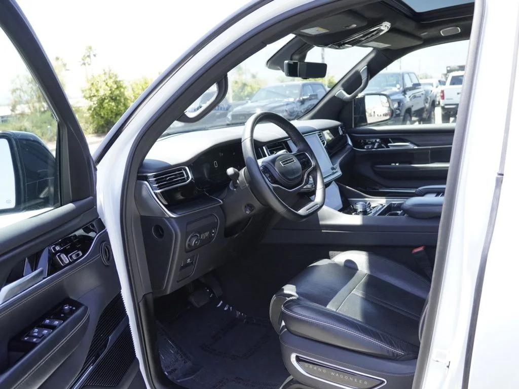 2024 Jeep Grand Wagoneer L Series II - Photo 19