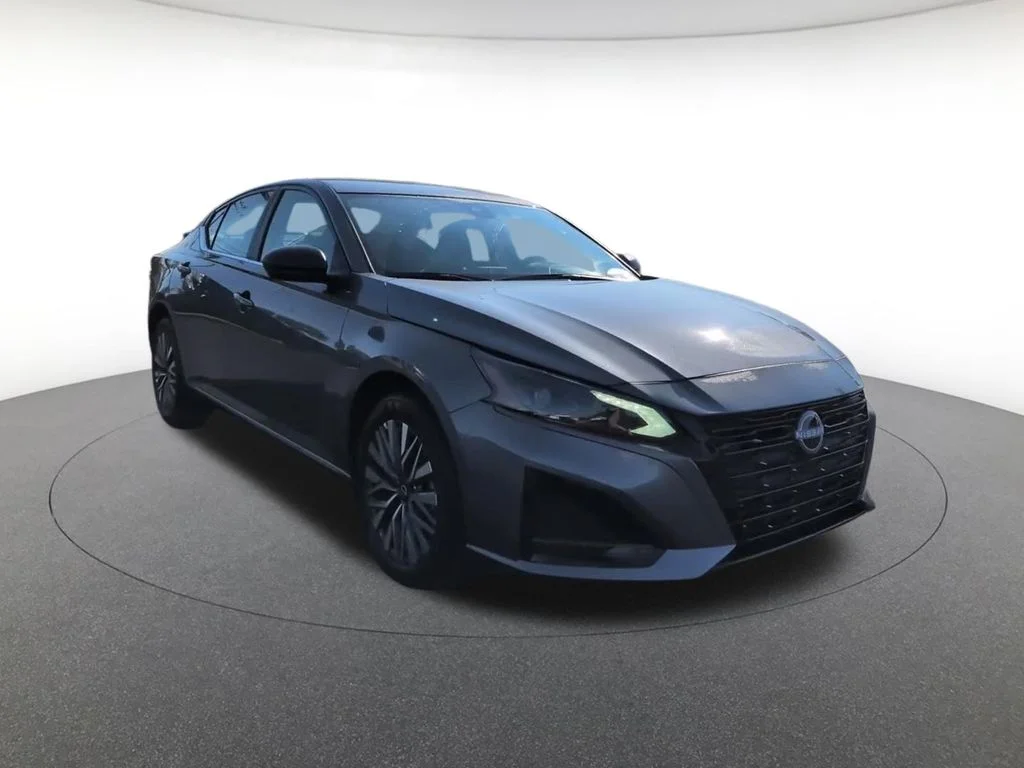 Used 2026 Gray Nissan 2.5 SV image 3
