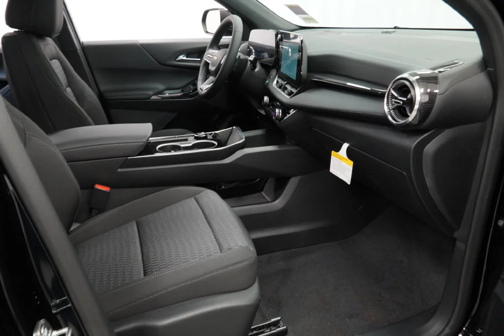 New 2027 Mosaic Black Metallic Chevrolet LT image 30