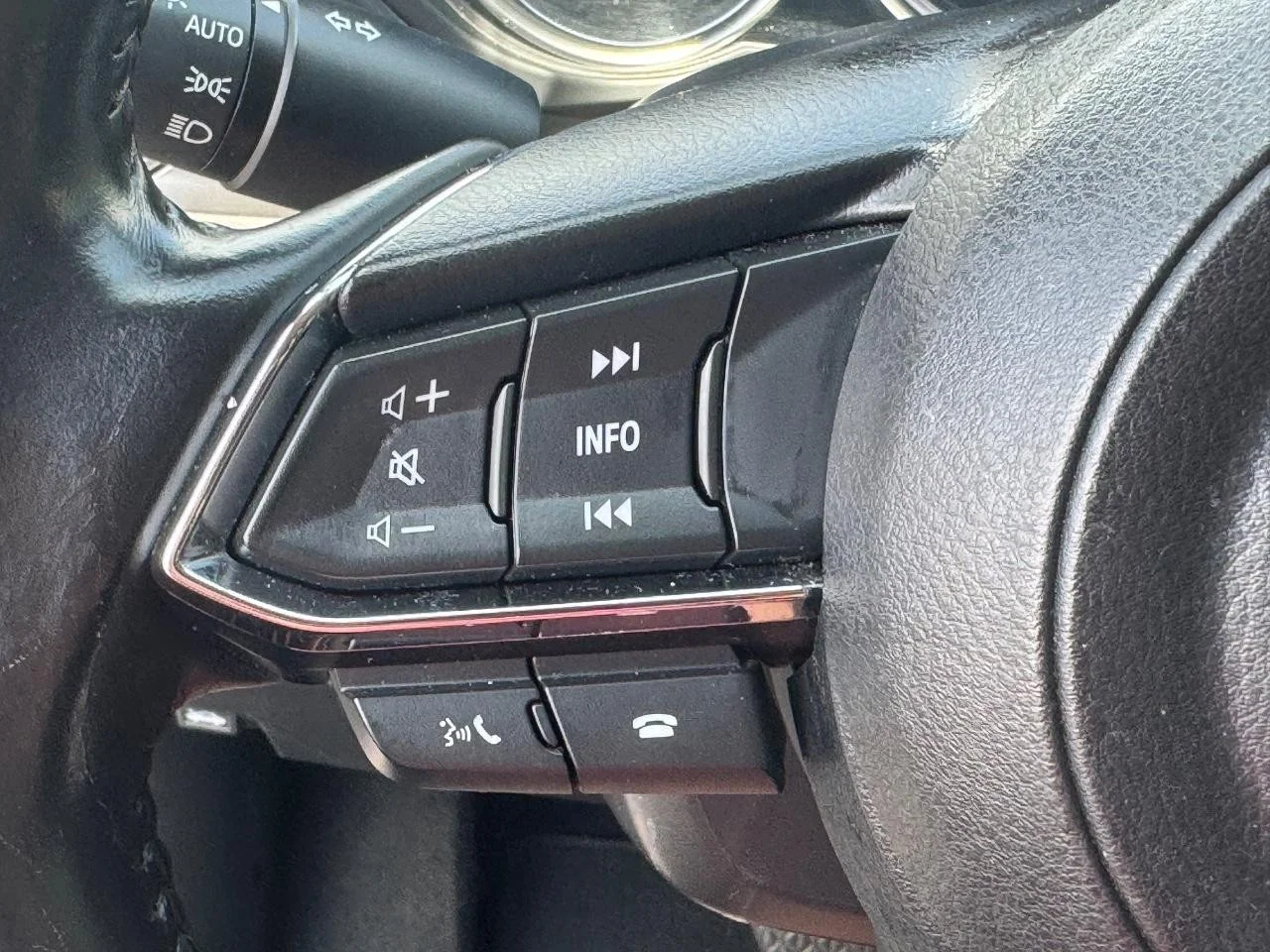 Used 2022 Jet Black Mica Mazda 2.5 S Preferred image 22