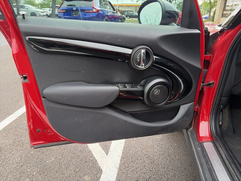 Used 2016 Blazing Red Metallic MINI Base image 15