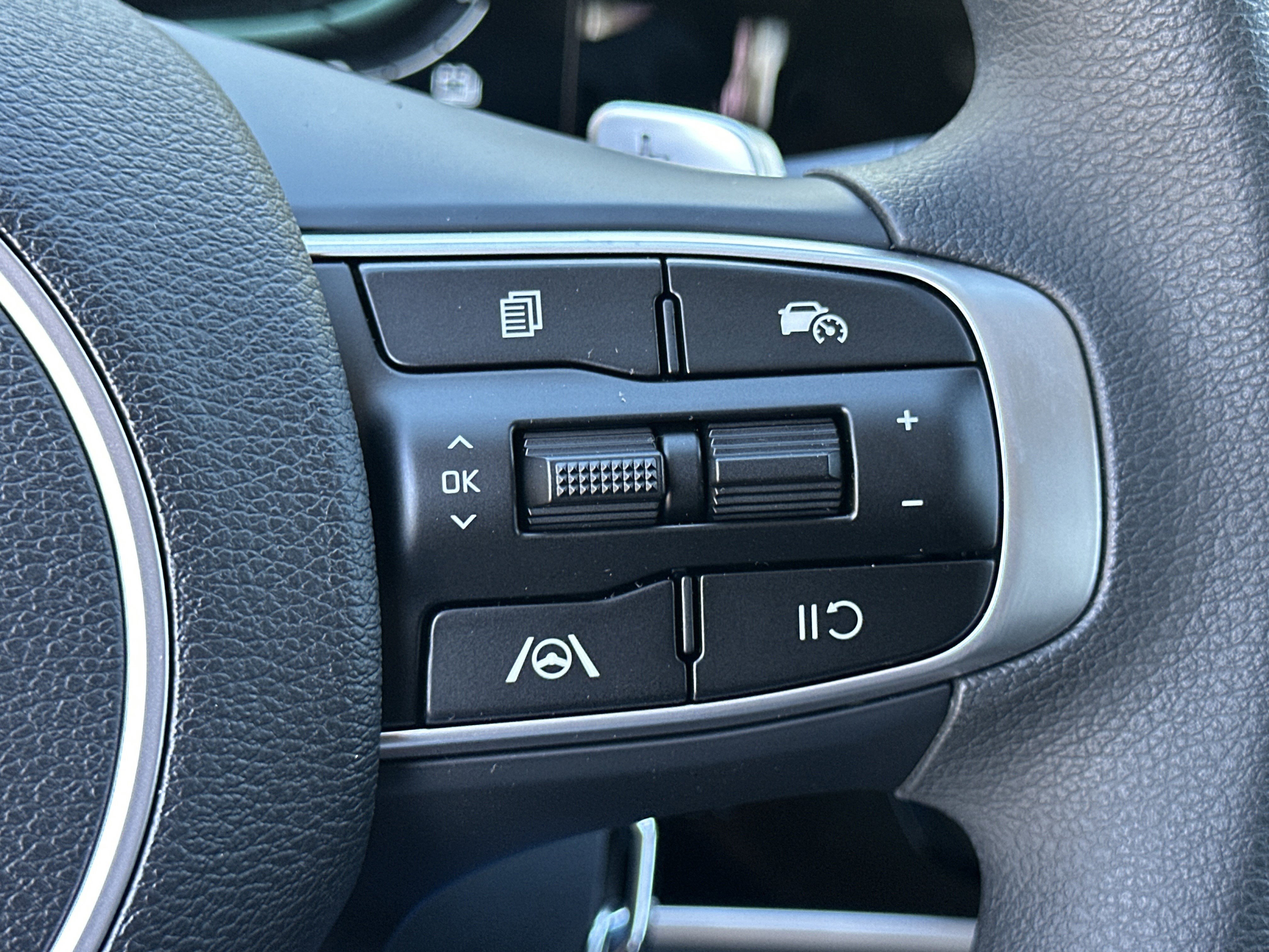 2025 Kia Sportage LX Hybrid - Photo 9