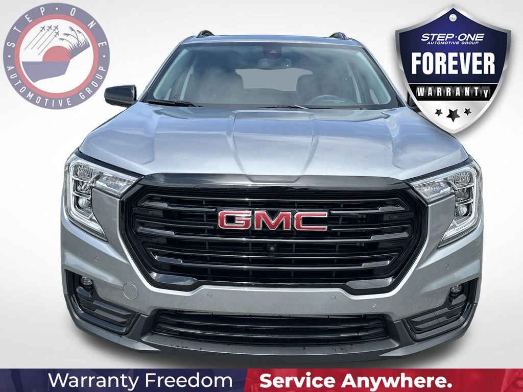 Used 2024 Silver GMC SLT image 10