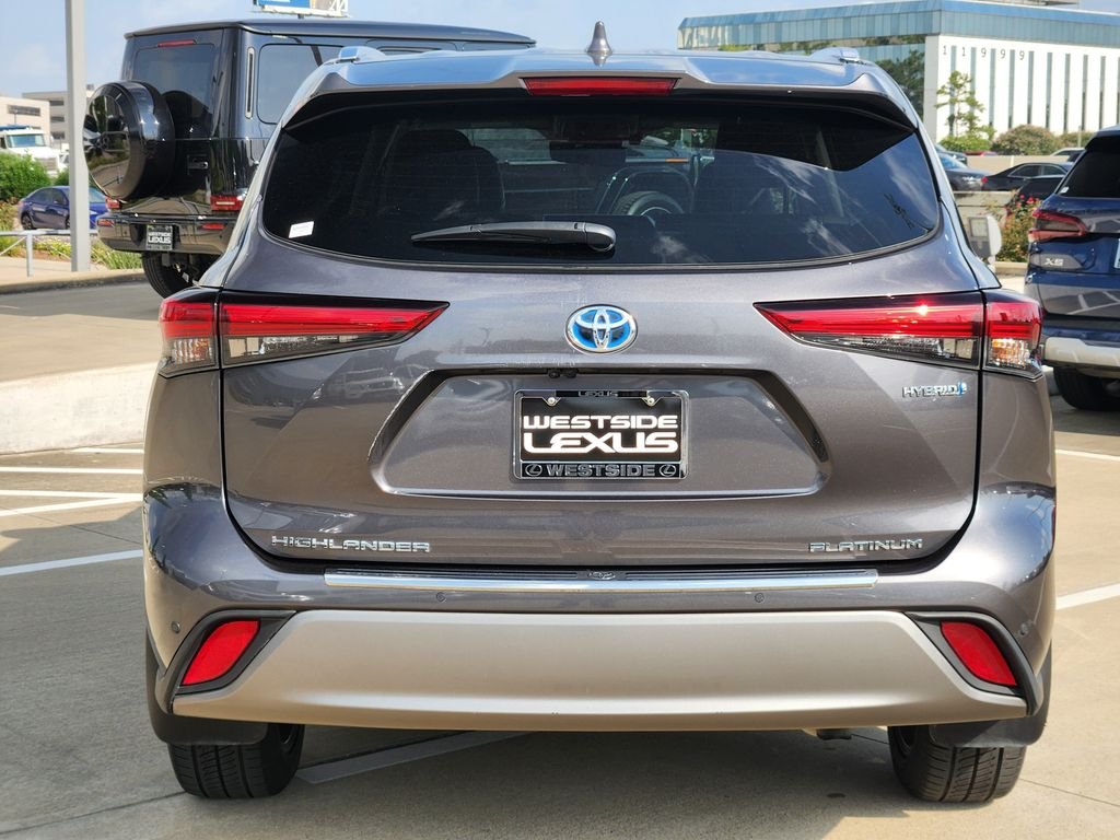 Used 2022 Magnetic Gray Metallic Toyota Platinum image 6