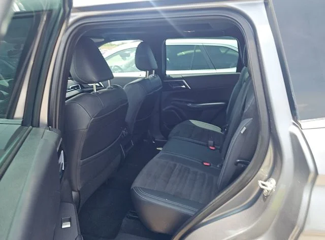 Used 2022 Gray Mitsubishi SE Launch Edition image 5