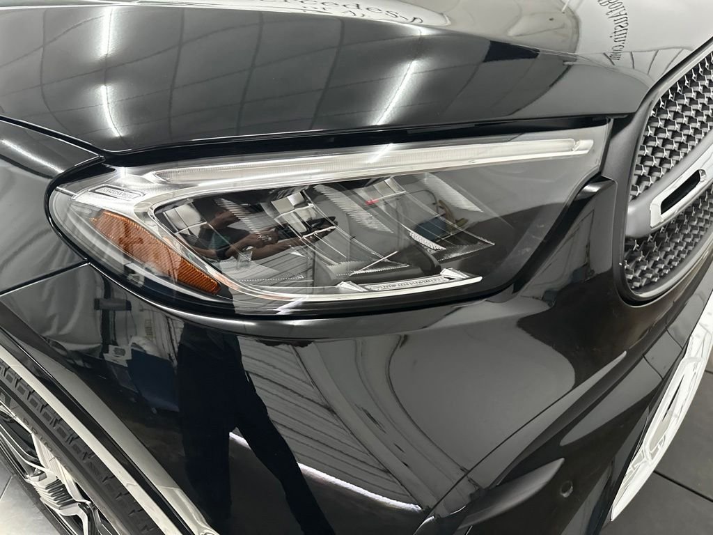 New 2026 Black Mercedes-Benz GLC 300 image 10