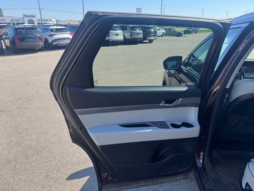 Used 2025 Red Hyundai SEL image 17