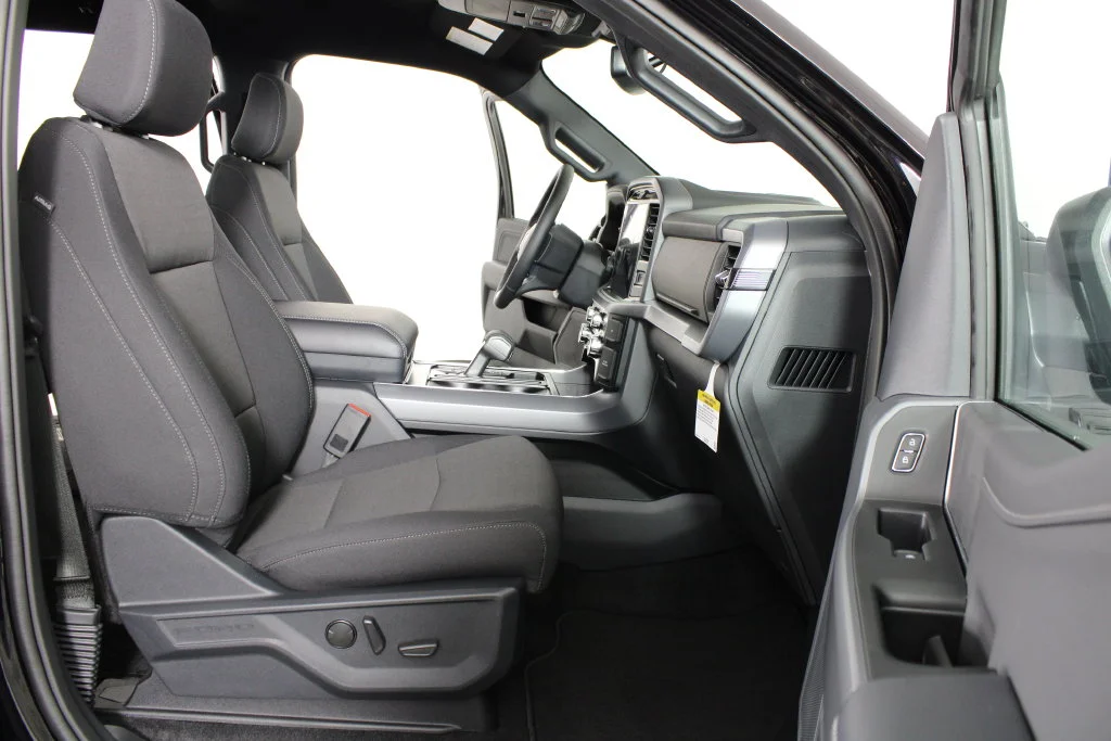 New 2026 Agate Black Metallic Ford XLT image 15