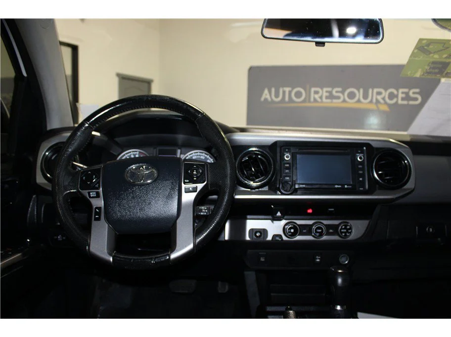 Used 2016 White Toyota SR5 Pickup 4D 5 ft image 13