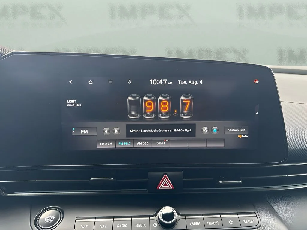 Used 2022 Black Hyundai Base image 9