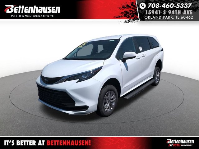 2025 Toyota Sienna LE